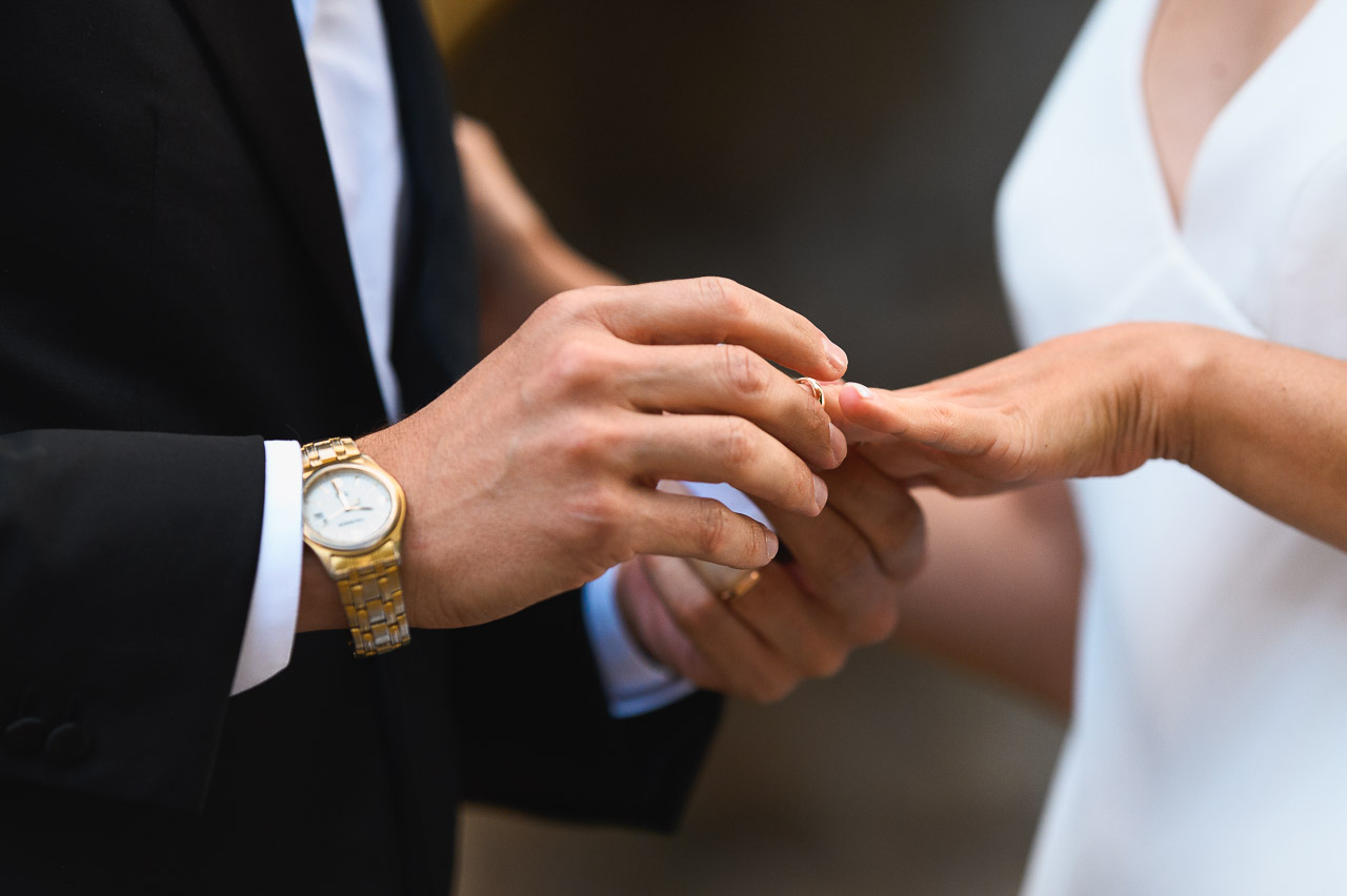 Photo de mariage bague au doigt